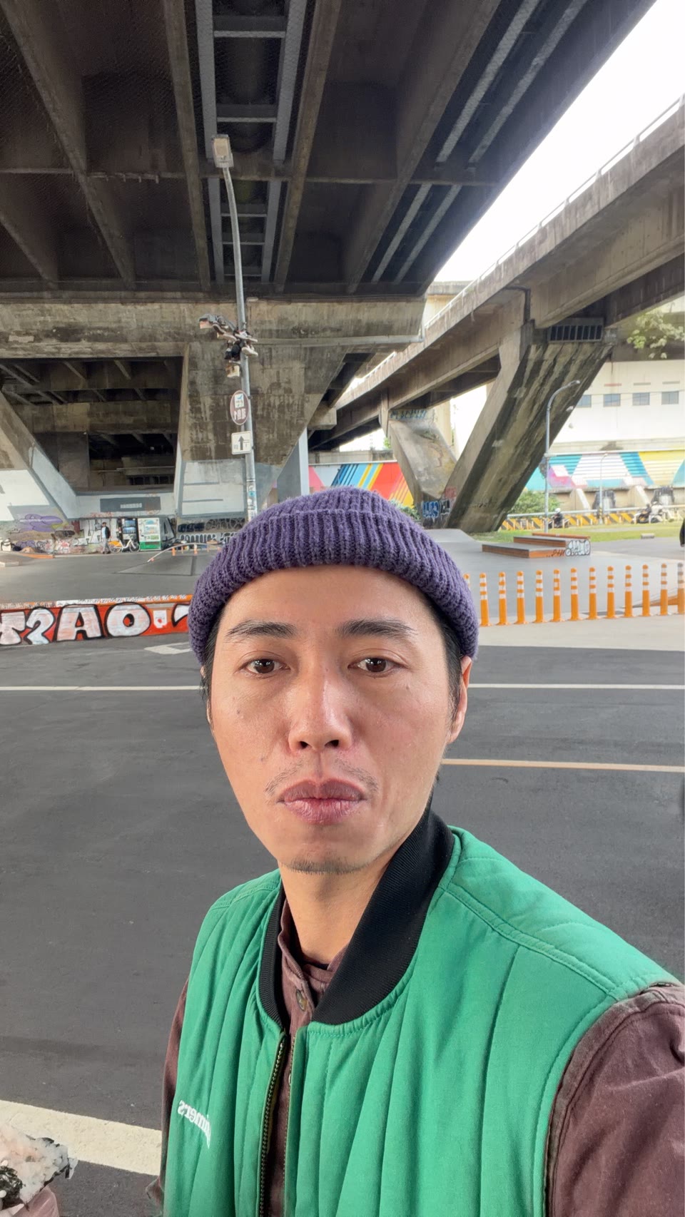秀斗在滑板場的照片